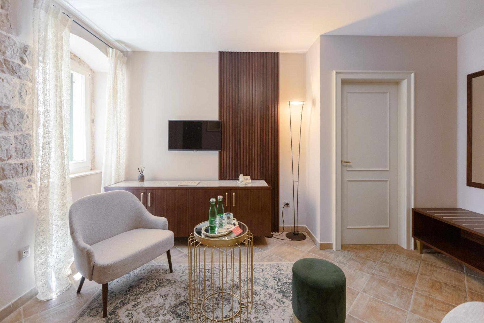 Heritage Park Hvar Hotell 4*